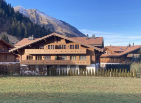 Neue Wohnung mit drei Schlafzimmern in Gsteig bei Gstaad